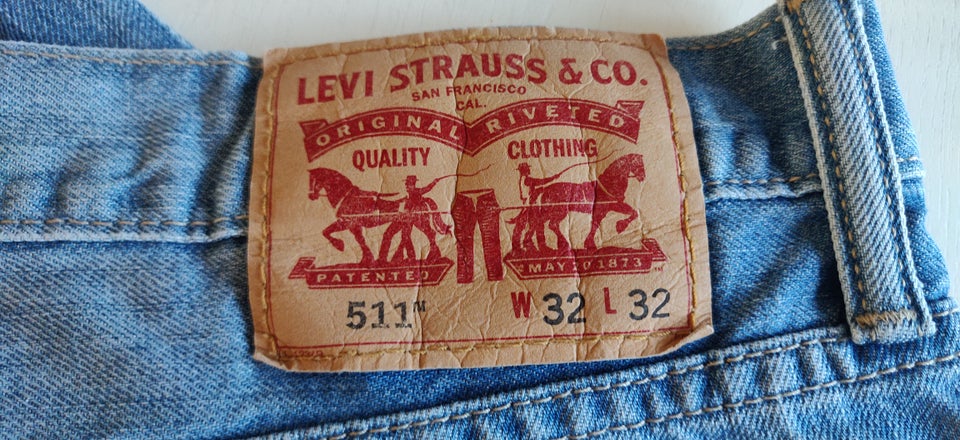 Jeans Levi's str 32