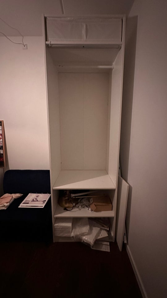 Garderobeskab Ikea b: 70 d: 60 h: