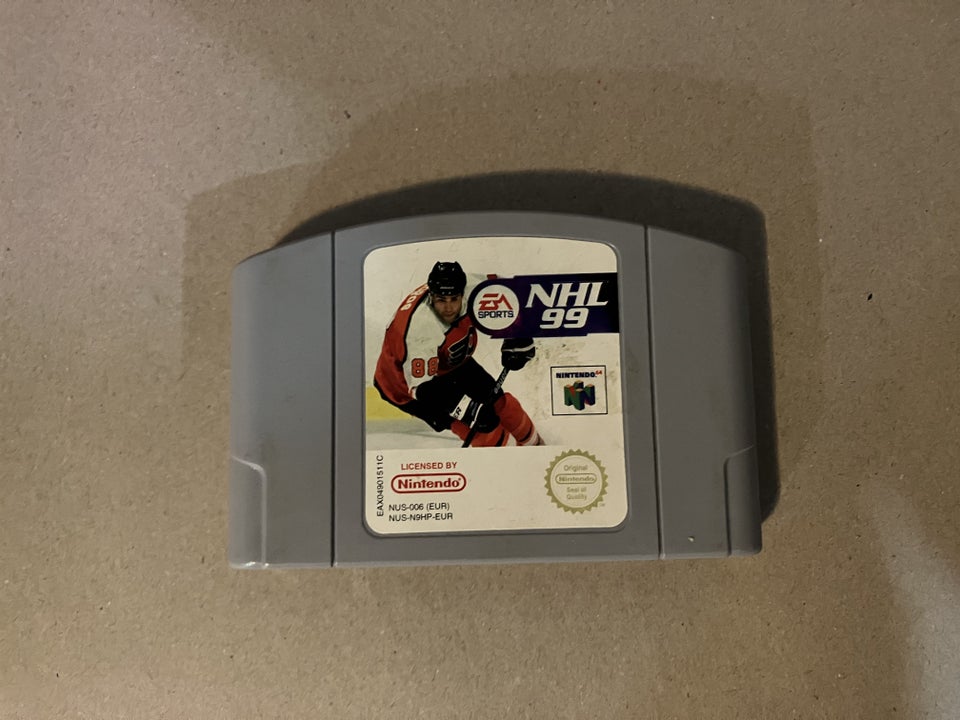 NHL 99 N64 action