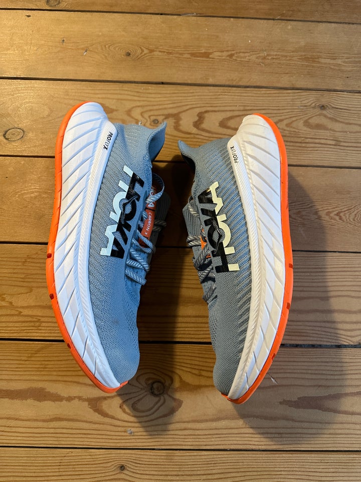 Løbesko, Carbon-sko, Hoka Carbon X