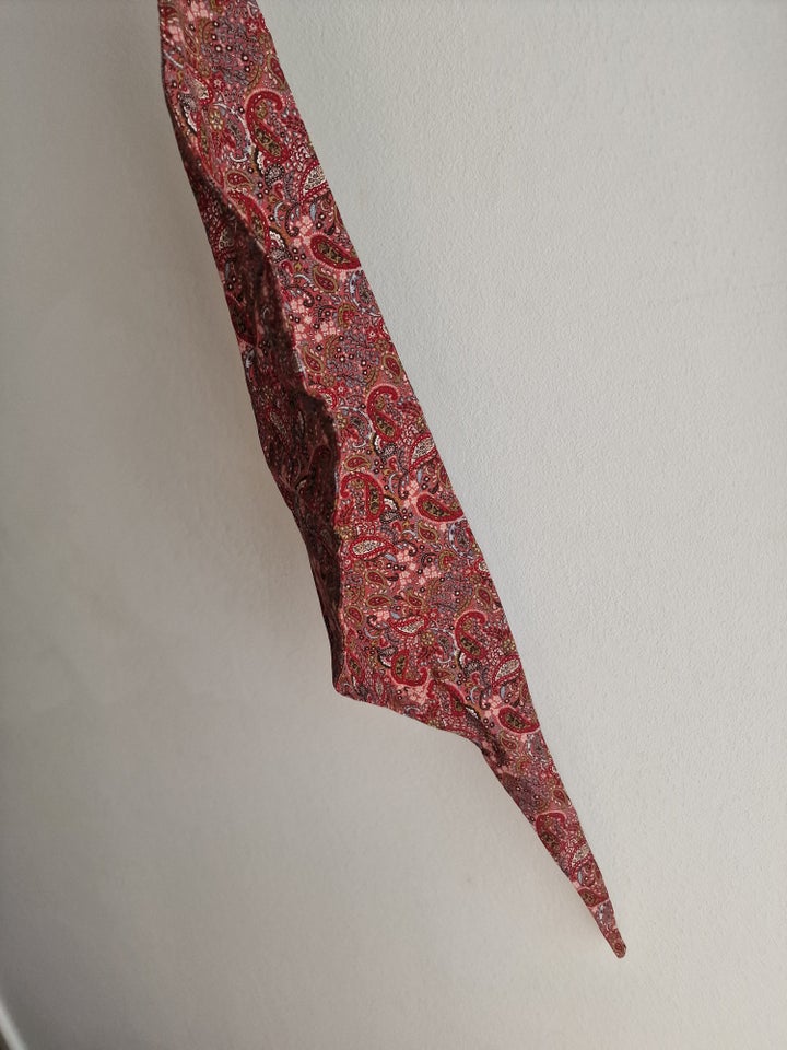 Andet Bandana