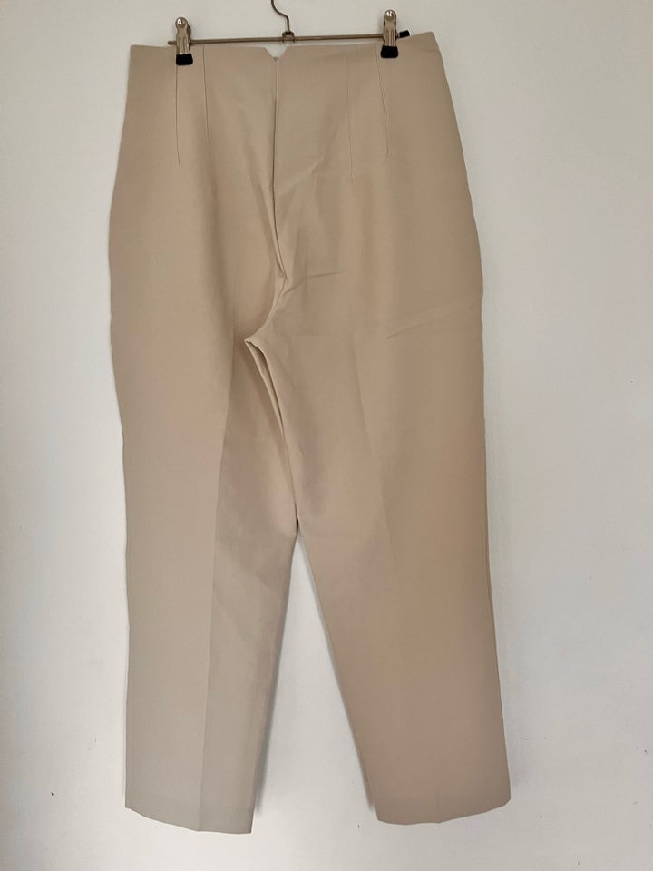 Chinos, Zara, str. 40