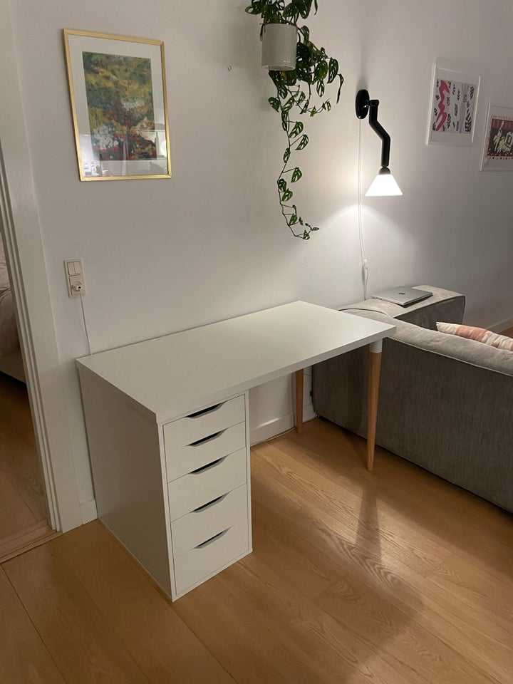 Skrivebord, IKEA