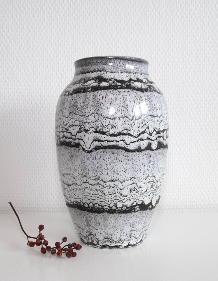 Hvid og sort vintage vase i keramik