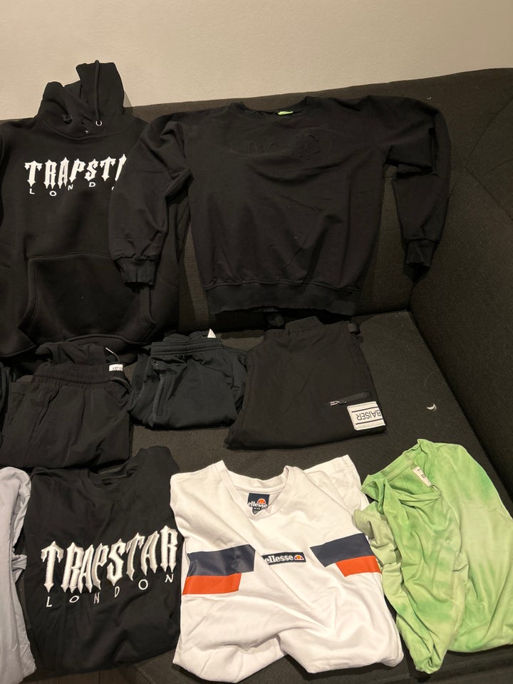 Blandet tøj, Ellesse, trapstar