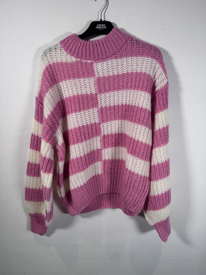 Sweater, Sisters Point , str. 38