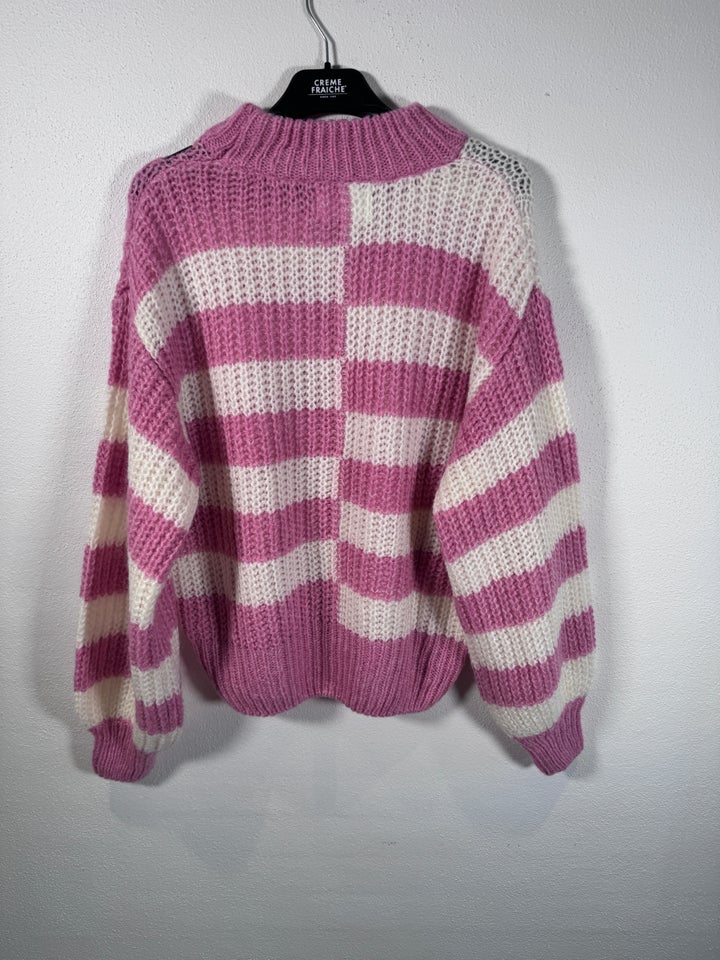 Sweater, Sisters Point , str. 38