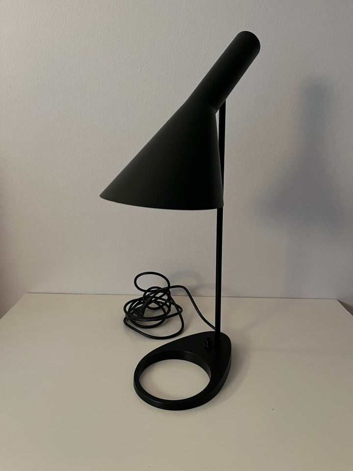 Arne Jacobsen, AJ, bordlampe