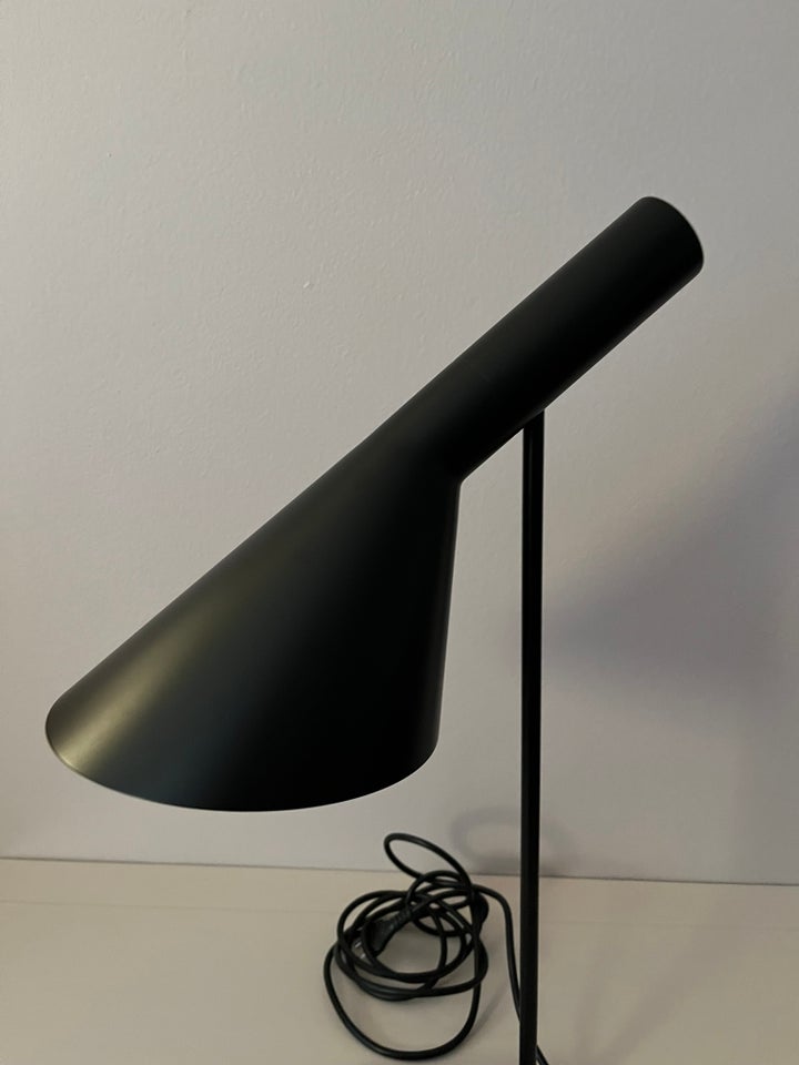 Arne Jacobsen, AJ, bordlampe