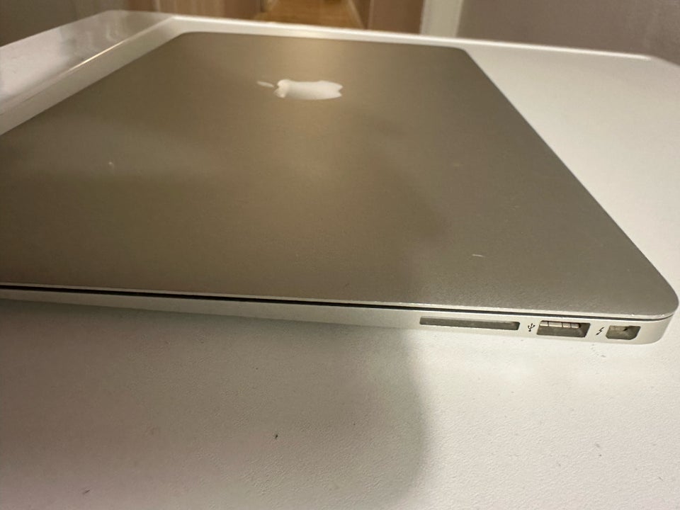 MacBook Air 13” 13GHzCore i5 GHz