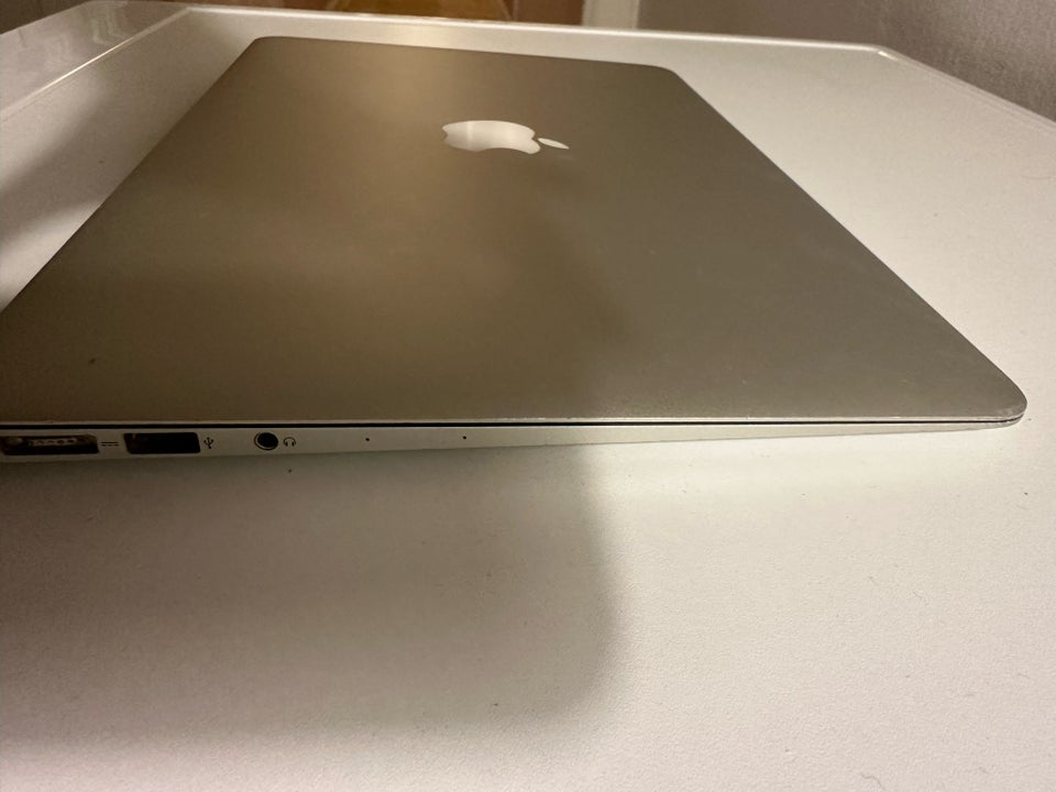 MacBook Air 13” 13GHzCore i5 GHz