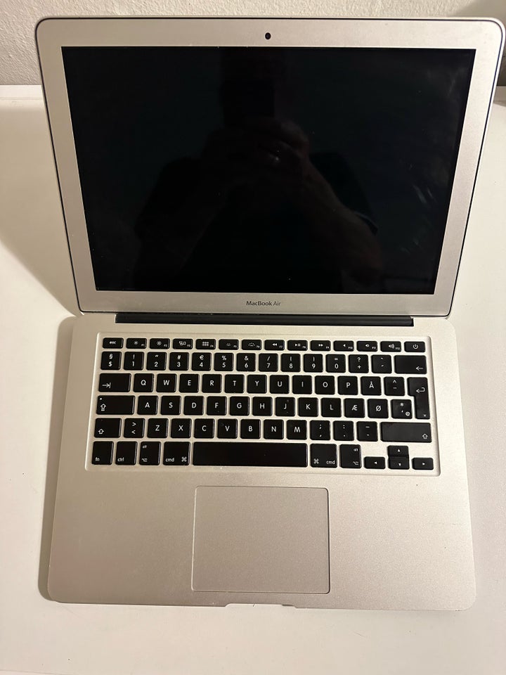 MacBook Air 13” 13GHzCore i5 GHz