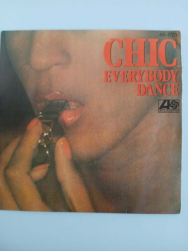 Single Chic Everybody Dance