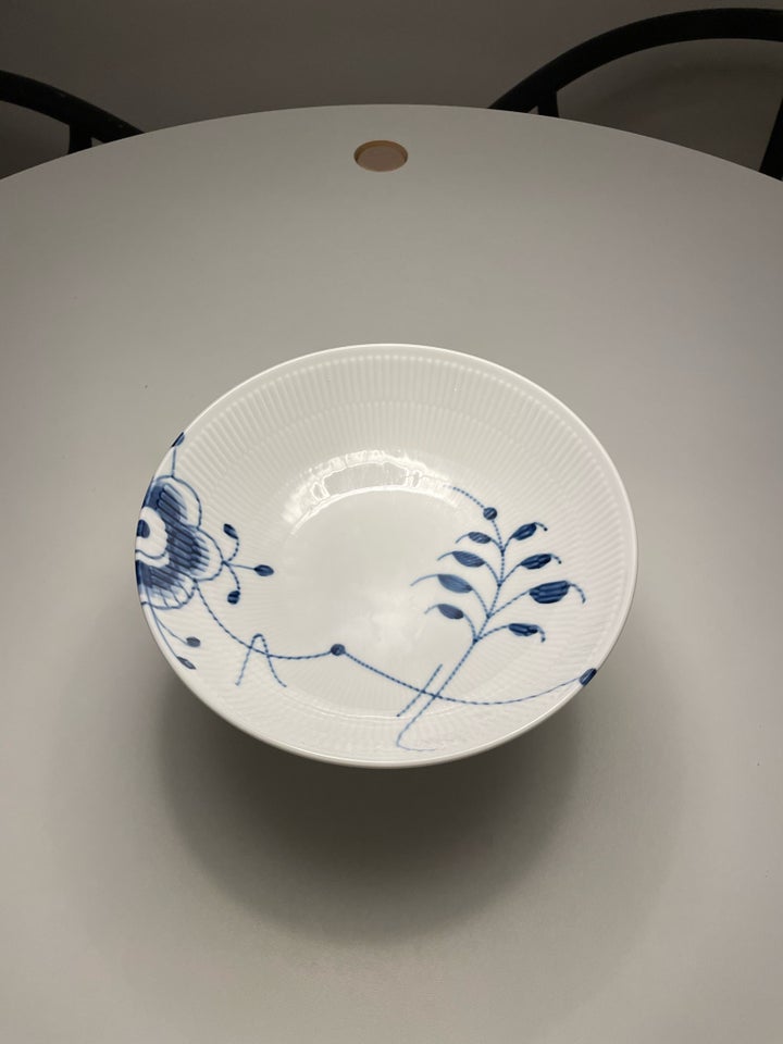 Porcelæn, Serveringsskål på fod ,