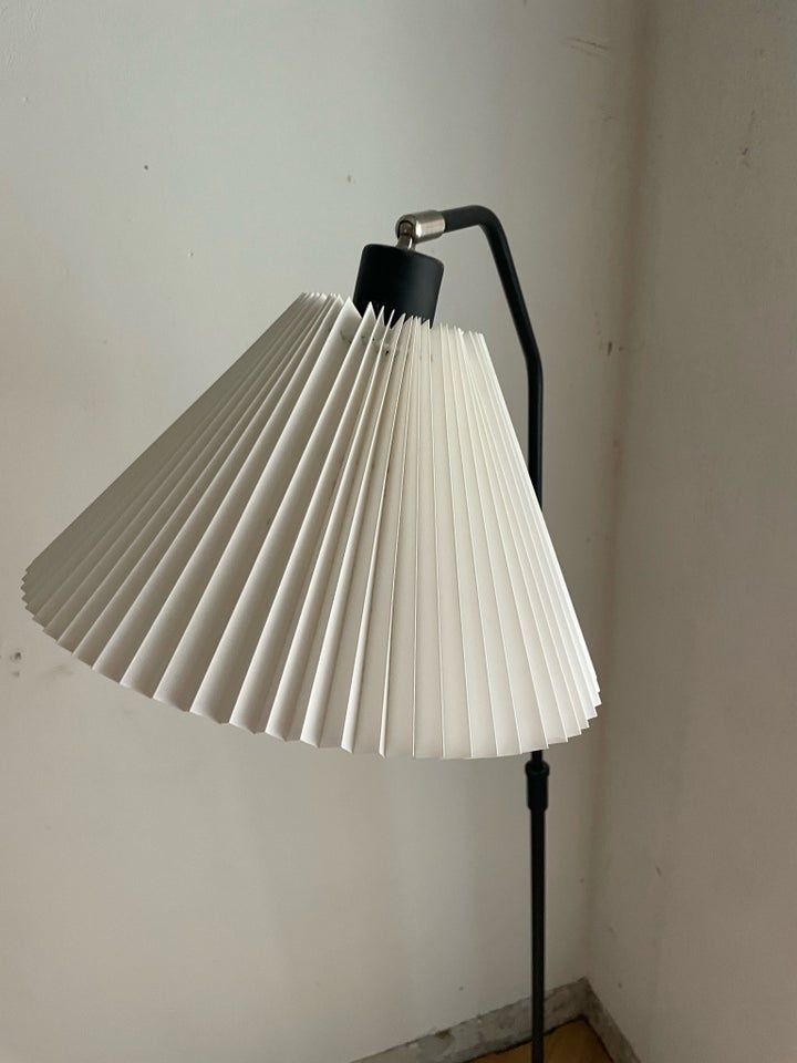 Gulvlampe, Halo Design Berlin