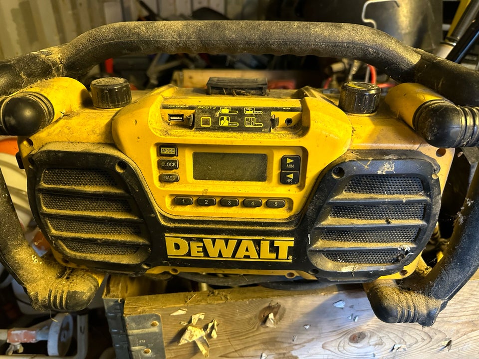 DeWalt radio, DeWalt