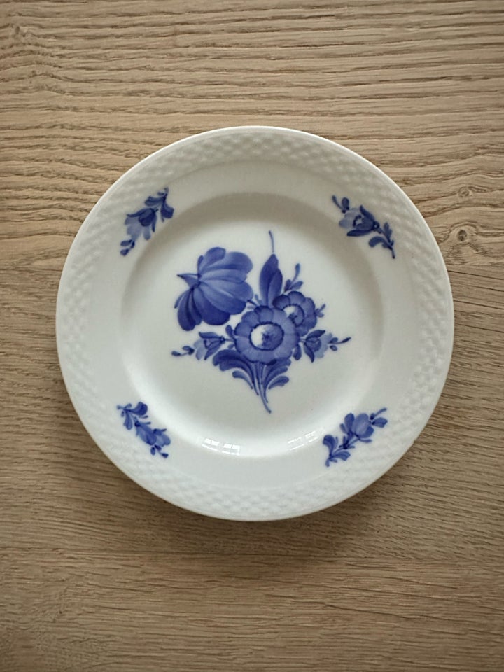 Porcelæn, Tallerken, Royal