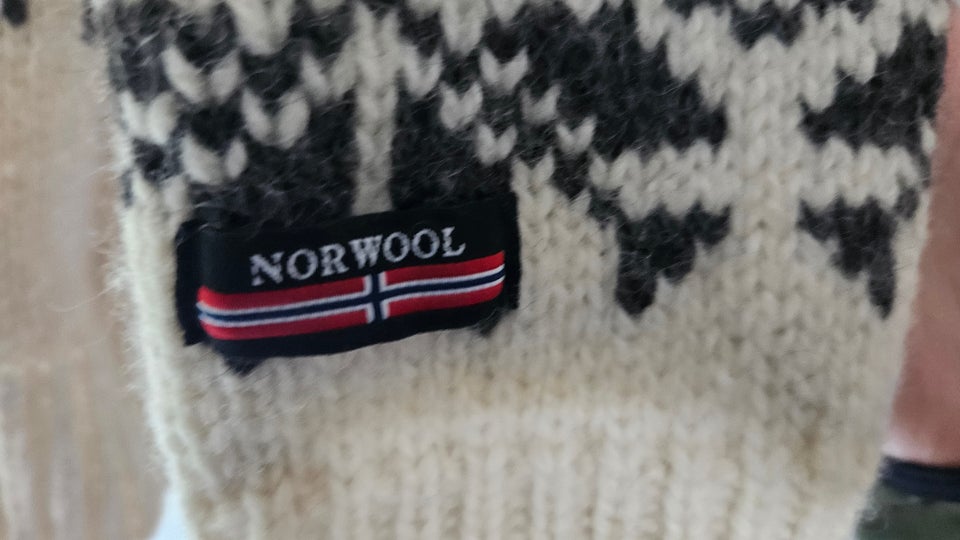 Sweater, Norwool, str. 34