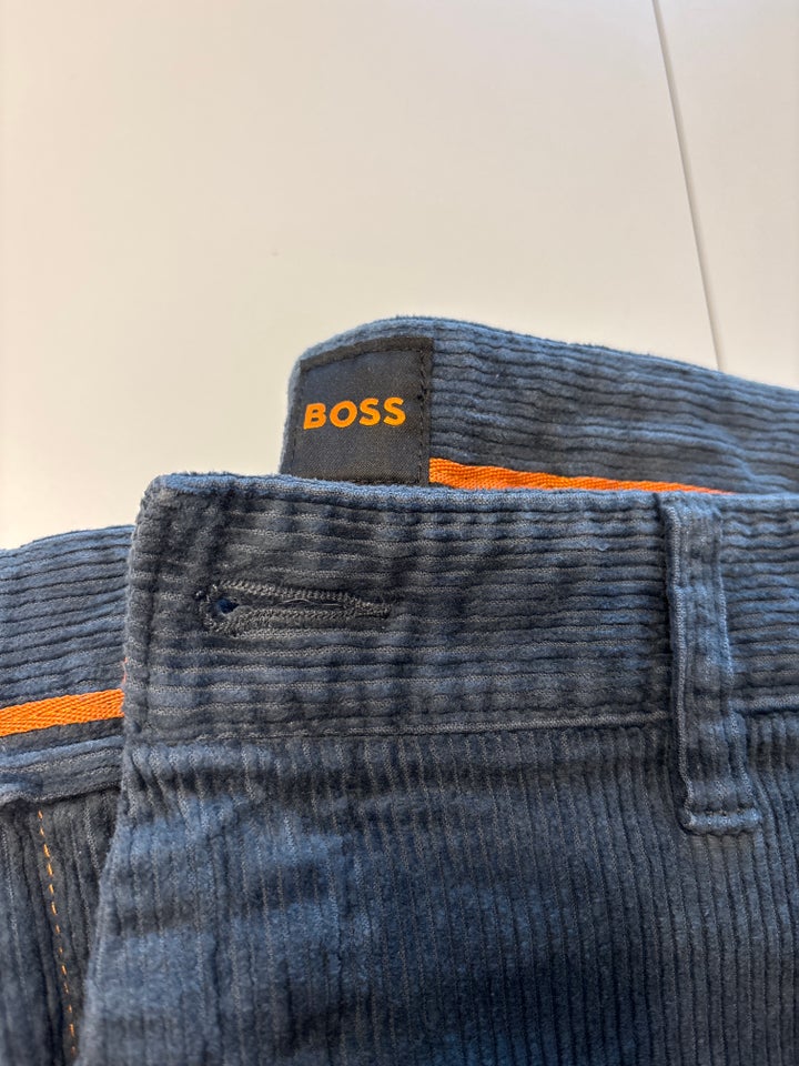 Chinos, Hugo Boss, str. 56