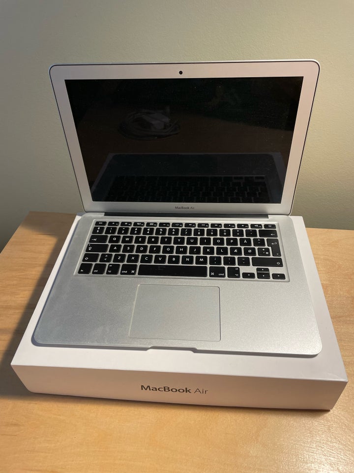 MacBook Air, 13 Inc, mid 2012