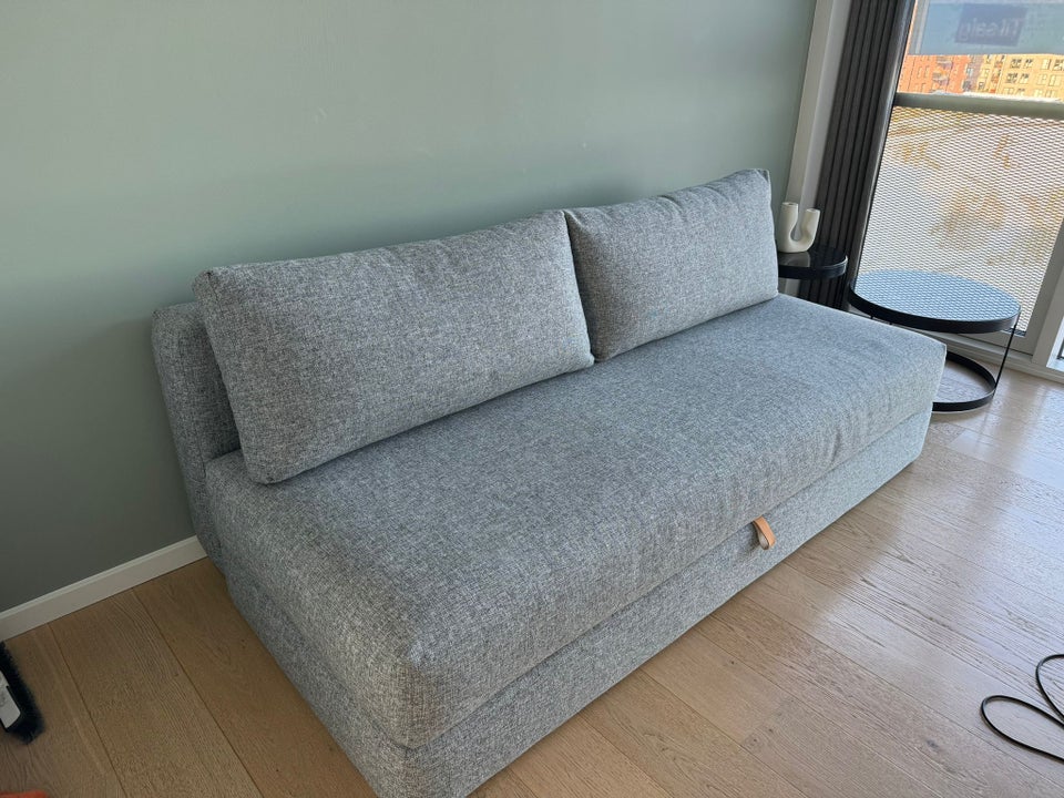 Sovesofa, Innovation Living , b: