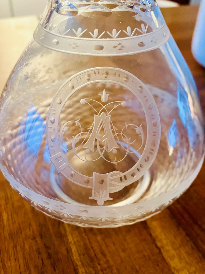 Fransk vinkaraffel Glas 120 år