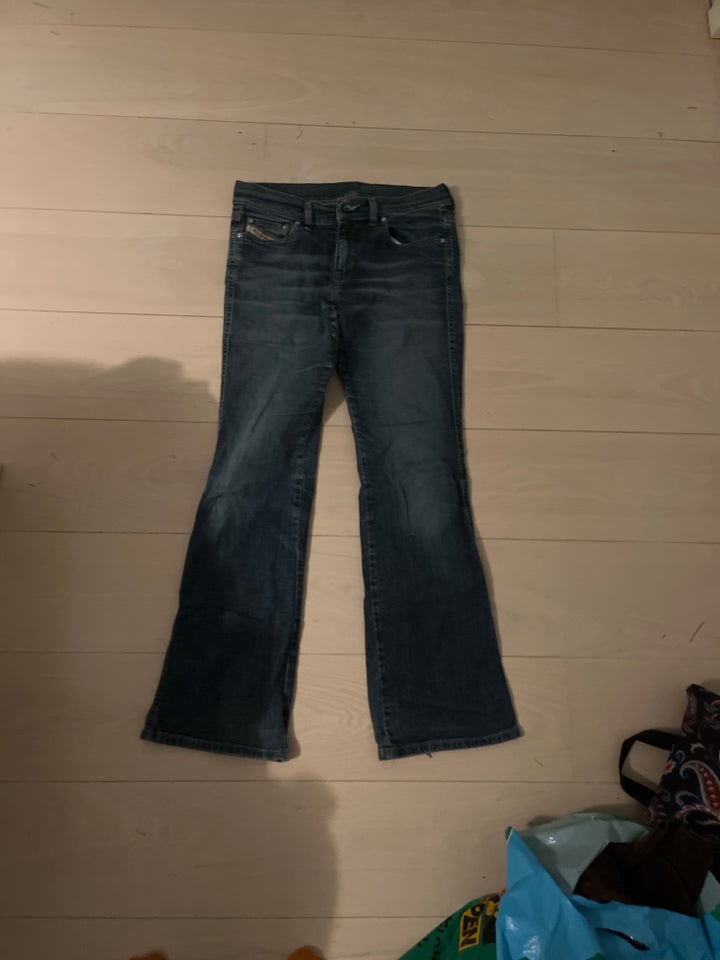 Jeans, Diesel, str. 28