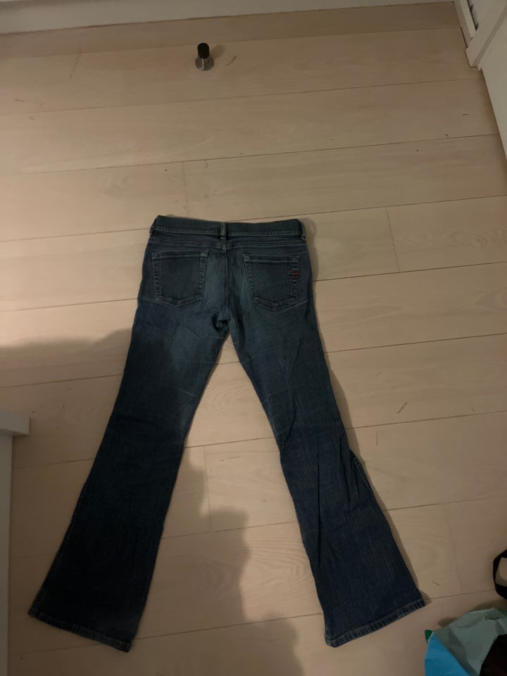 Jeans, Diesel, str. 28