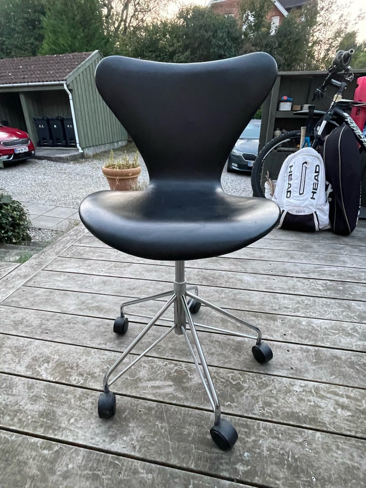 Arne Jacobsen AJ-3117