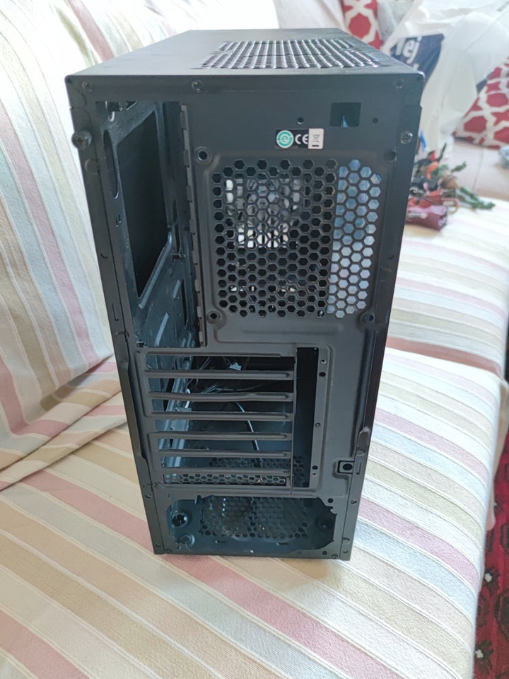 Kabinet, Corsair core i7, God