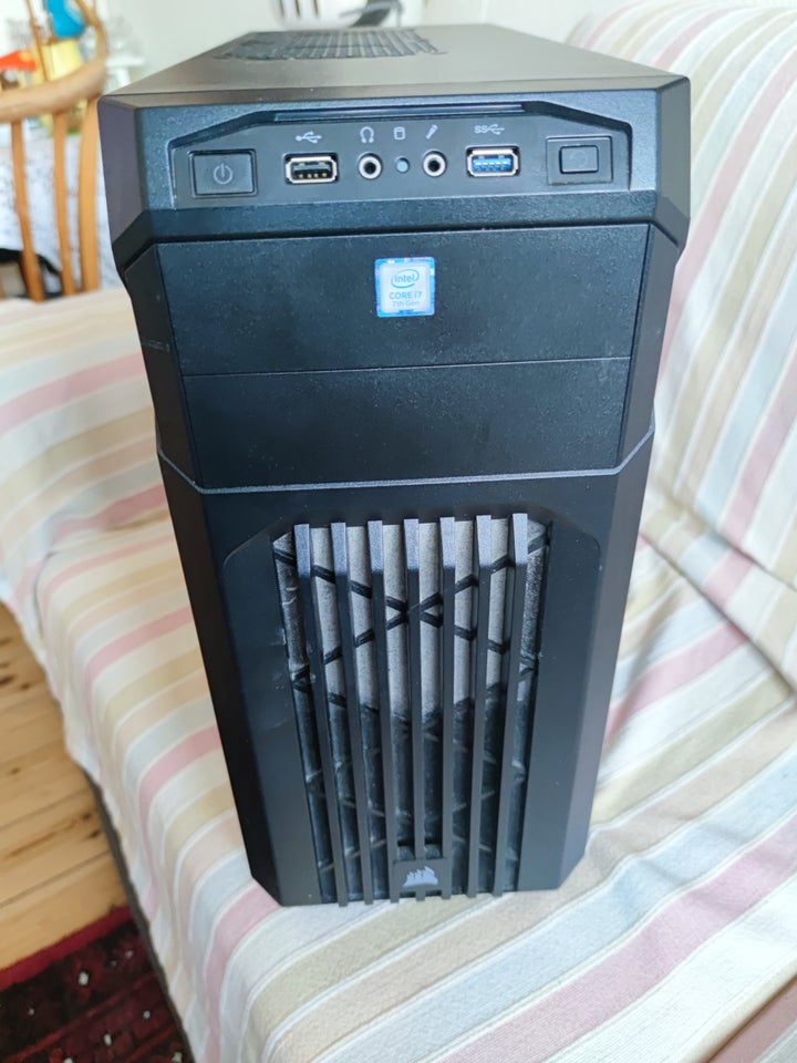 Kabinet, Corsair core i7, God