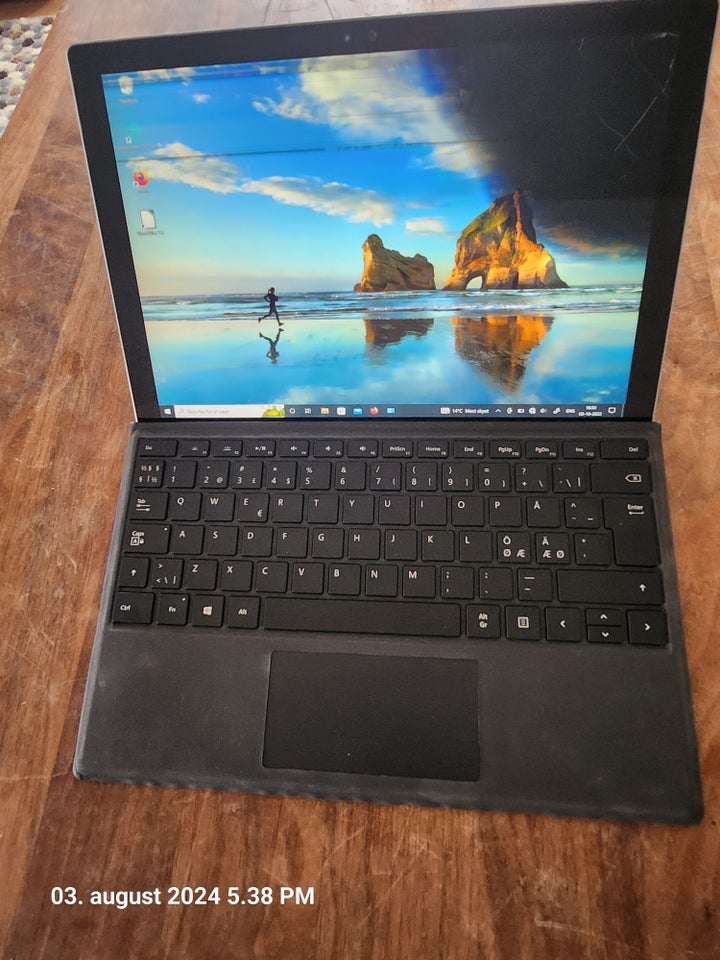 Microsoft Surface 4 model 1724 i5