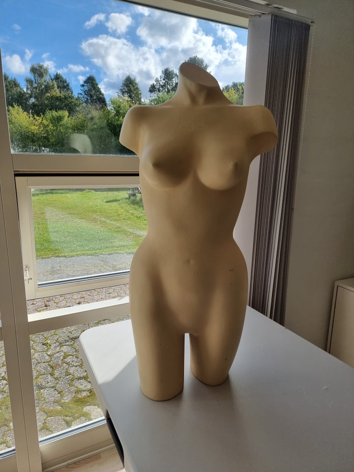 Gine /mannequin /torso