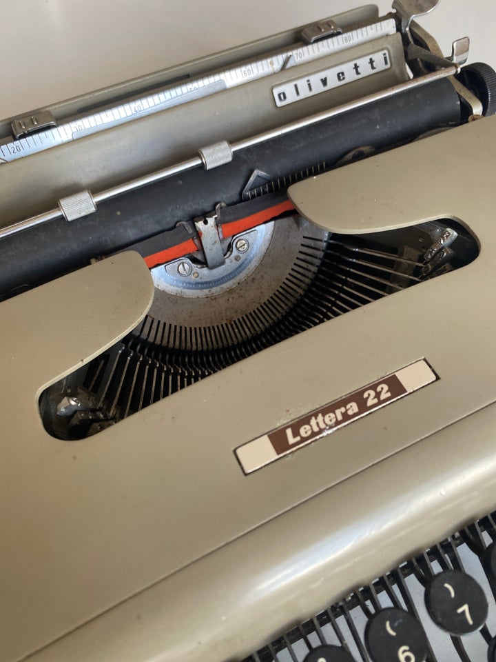 Skrivemaskine, Olivetti lettera