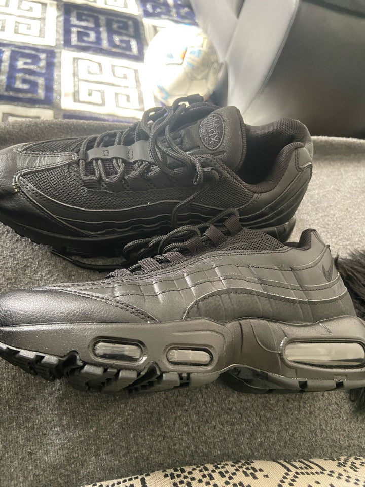 Sneakers str 40 Nike air max95