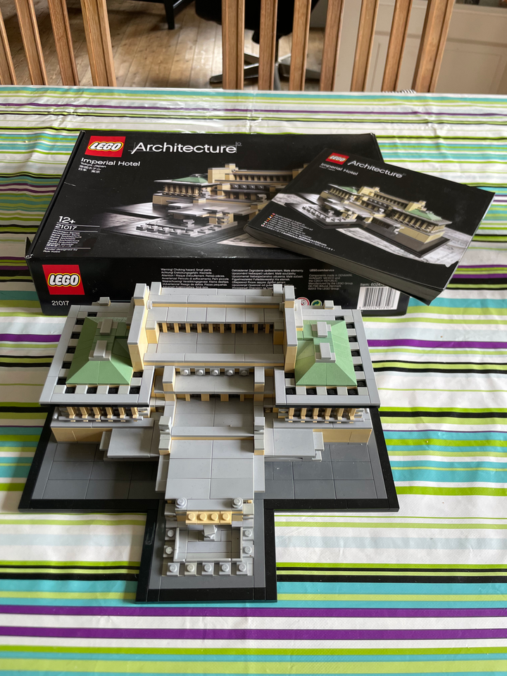 Lego Architecture, Imperial Hotel