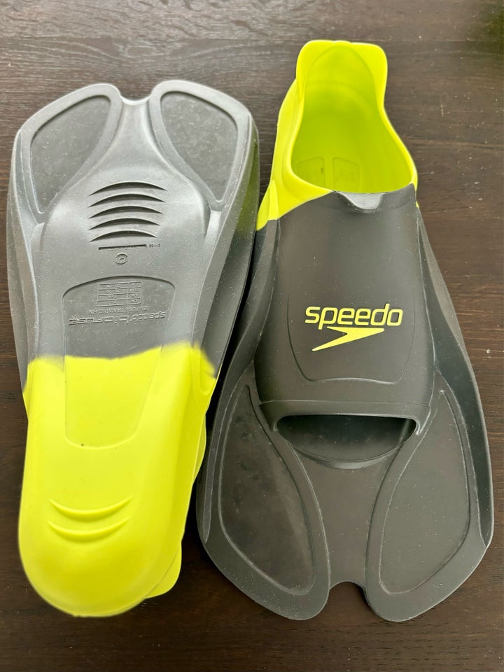 Svømmefødder str 35-36  Speedo