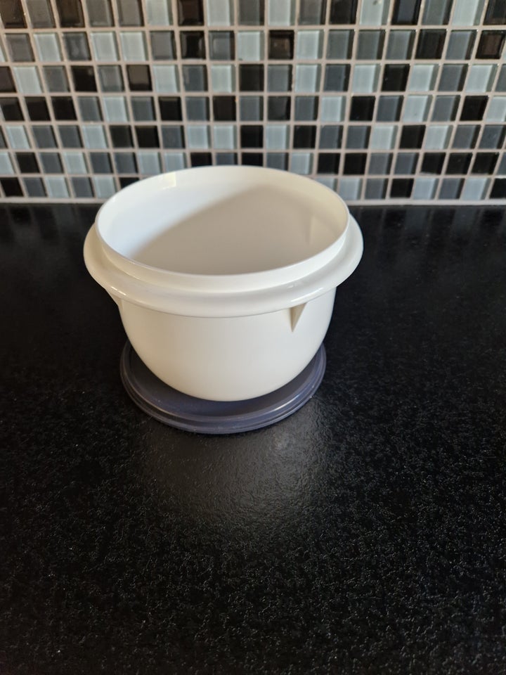 Blandet tupperware, Tupperware