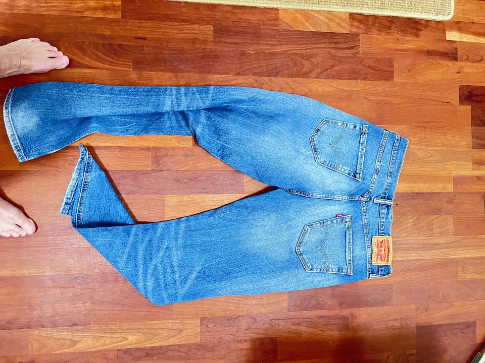 Jeans, Lewis, str. 30