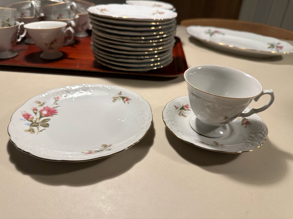 Porcelæn, Kaffestel til 12