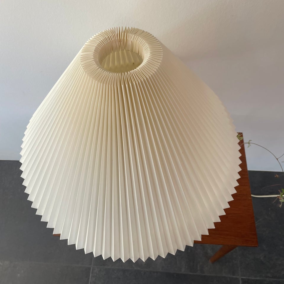 Anden bordlampe Le Klint -