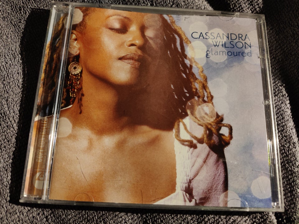 Cassandra Wilson: glamoured, jazz