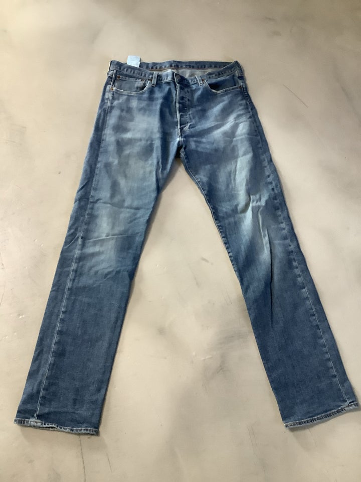 Jeans, Levis, str. 33