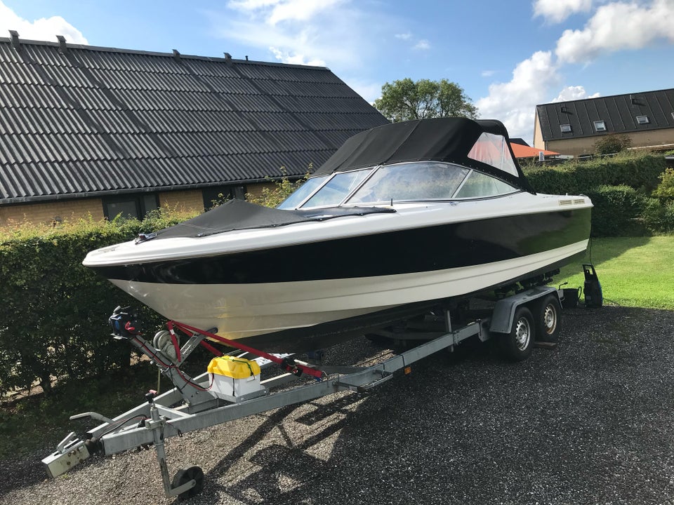 Bayliner 2150 Bowrider, Motorbåd,