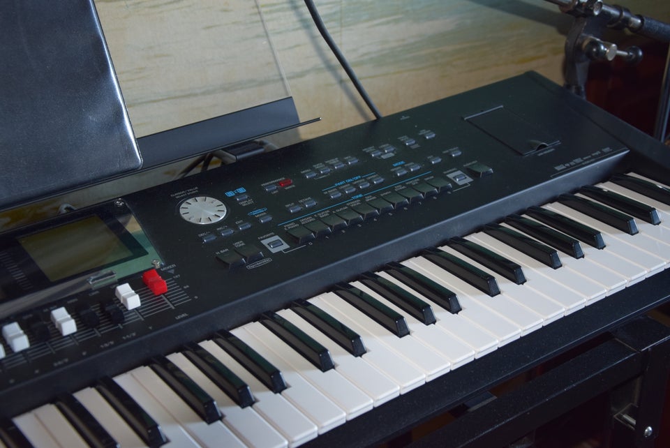 Keyboard, Roland BK 9