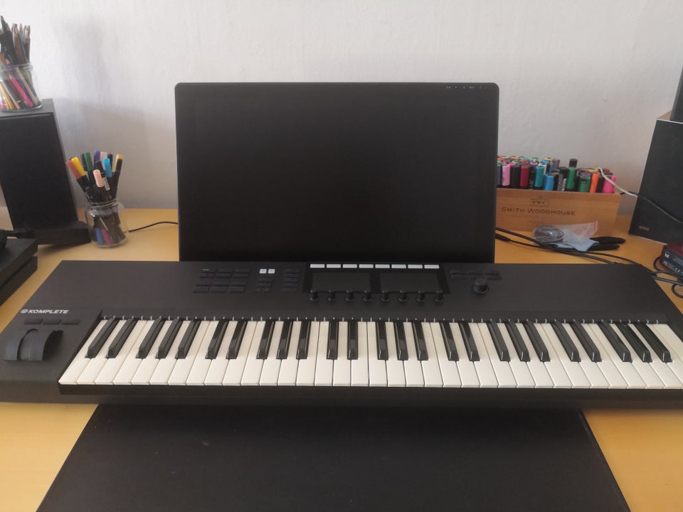 Midi keyboard Native Instruments