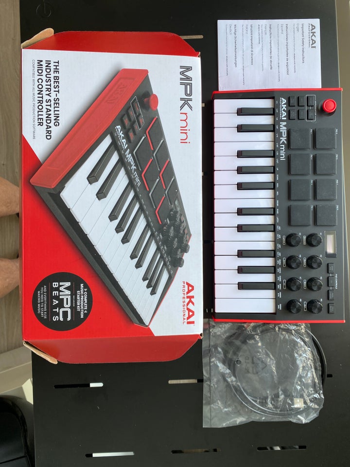 Midi Controller  Akai MPK mini