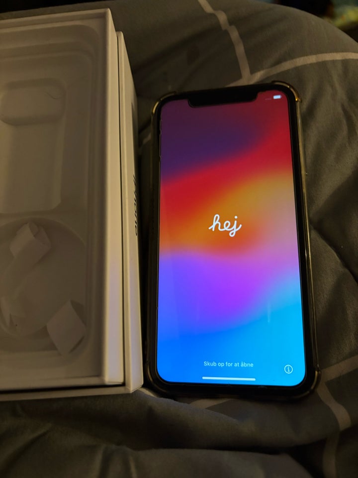 iPhone 11, 128 GB, sort