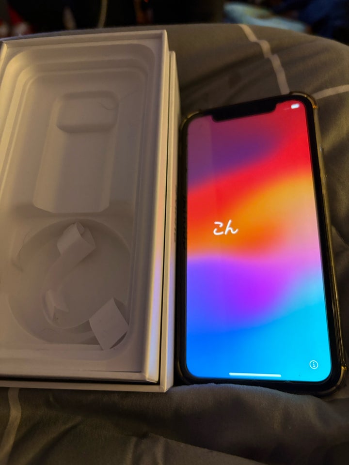 iPhone 11, 128 GB, sort