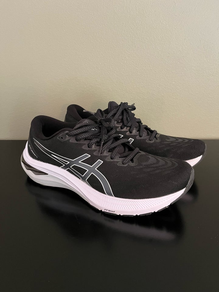 Løbesko, Asics GT-2000 11 (SOM